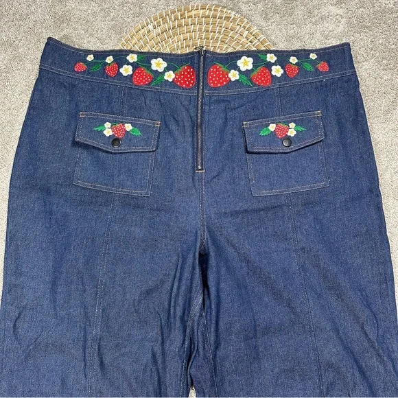 Smak Parlour Strawberry Blossom Embroidered Denim Wide Leg Pants High Rise 4X - Picture 5 of 16